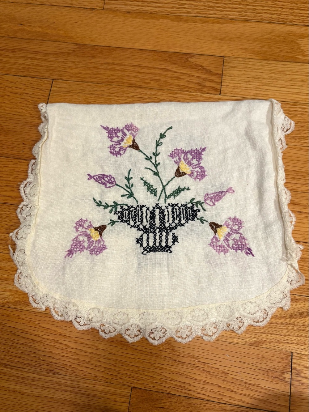 Embroidered Floral Linen Tablerunner with Lace Trim - Purple Flowers